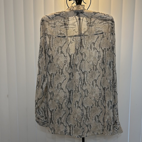 Express Ruffle Neck Blouse Python Print Size Large 🔥 - Picture 2 of 9